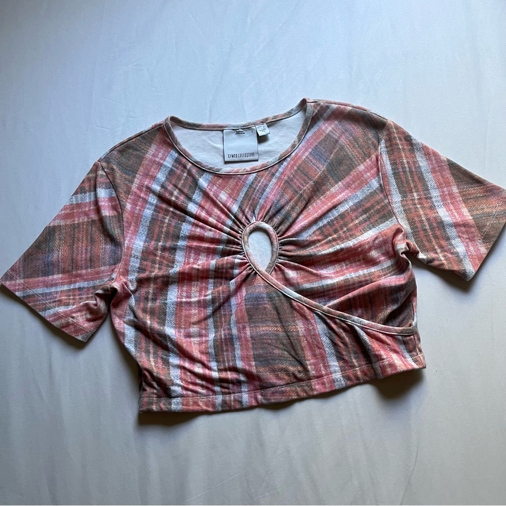 C/MEO COLLECTIVE pink plaid knit cutout short sleeve cropped‎ tshirt top